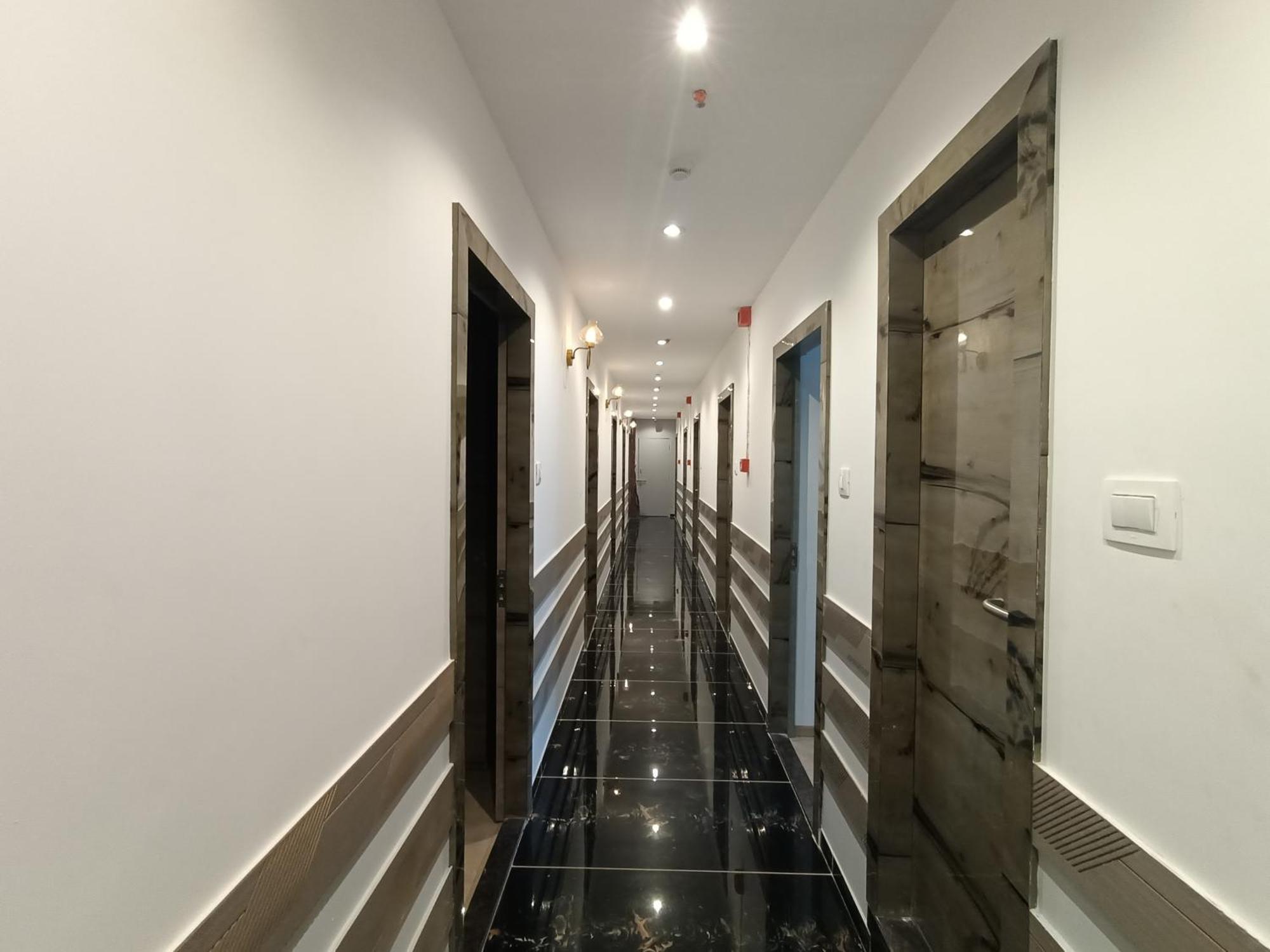 Hotel Beverly Palace Santacruz - Near Bkc - Airport T1 Mumbai (Bombay)
