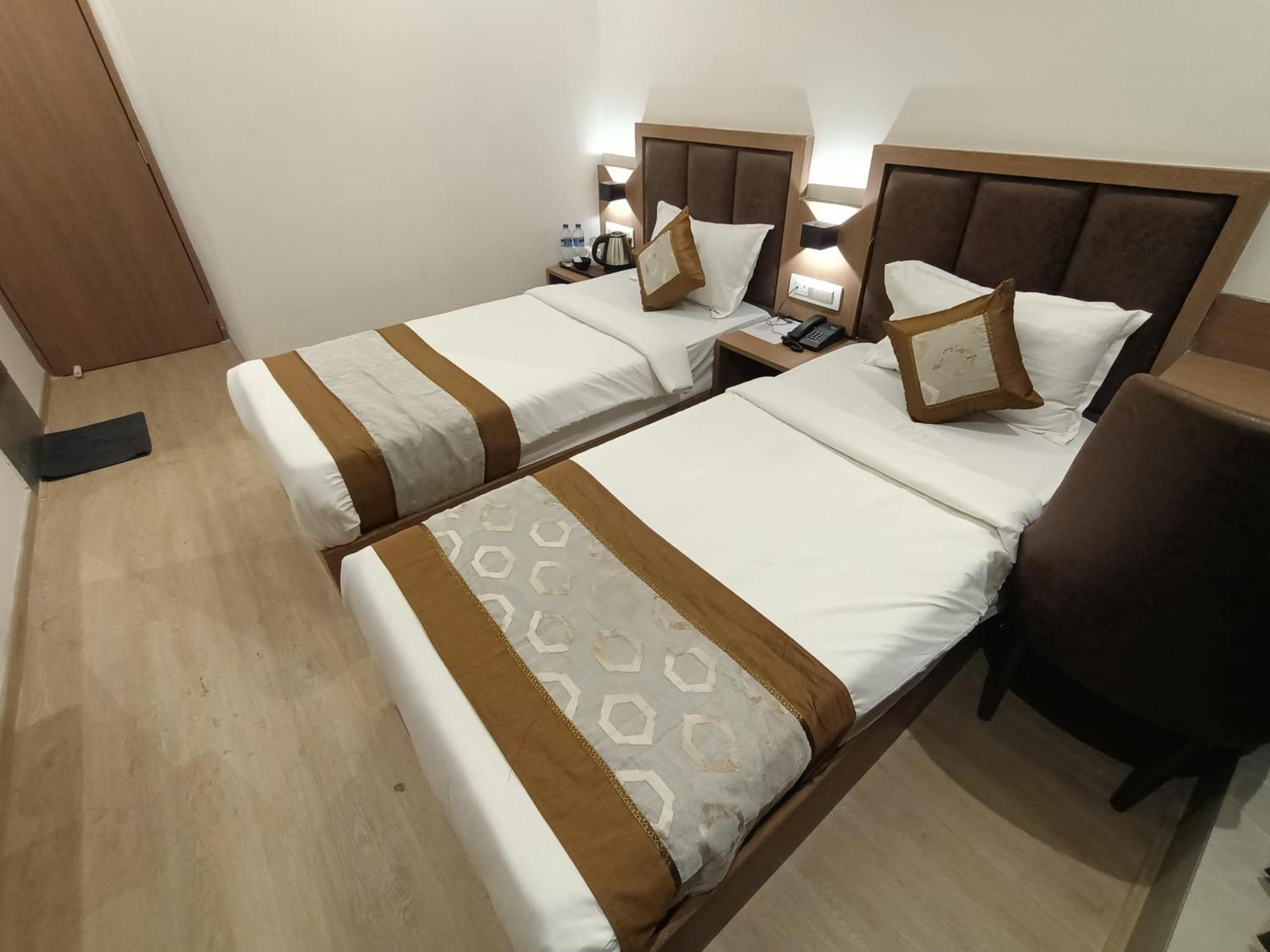 Beverly Palace Santacruz - Near Bkc - Airport T1 Mumbai (Bombay)